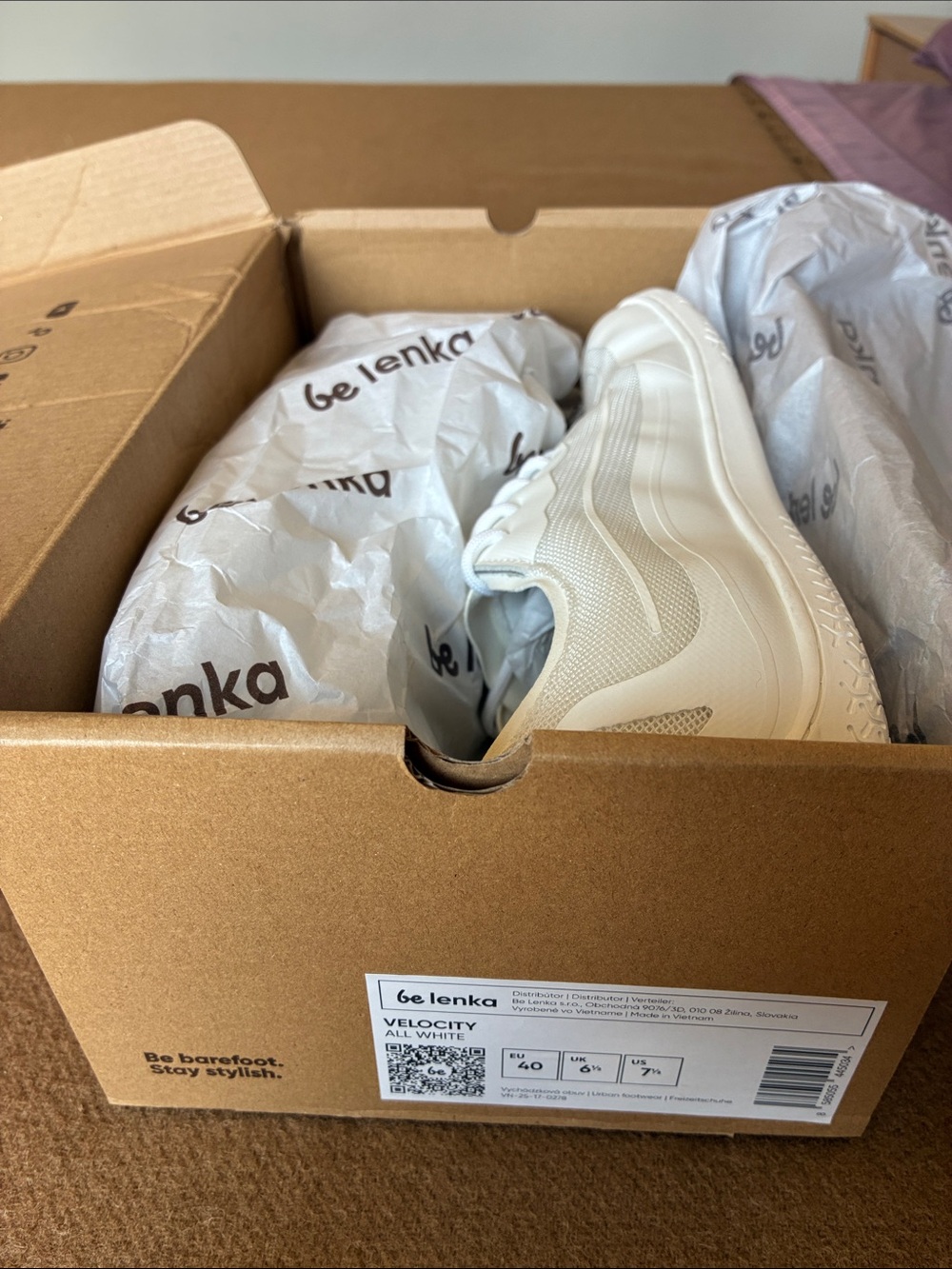 White minimal sneakers - Picture 5 of 5